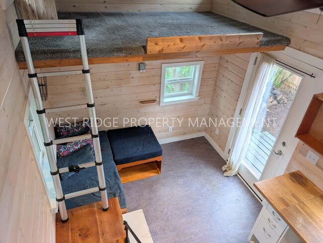 Building Photo - 5326 N Montana Ave