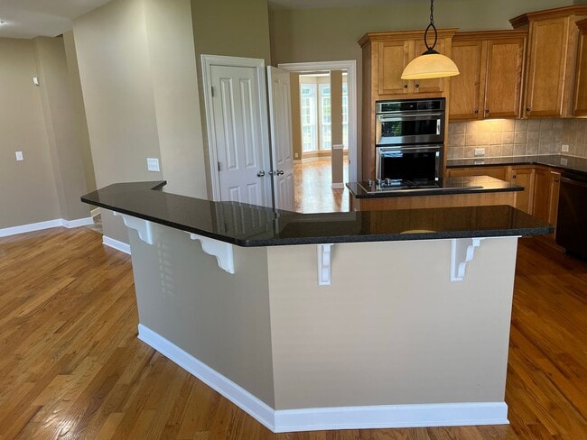 Building Photo - 4 Bed, 3.5 Bath Home w/  3 Car Garage in Williamson Co