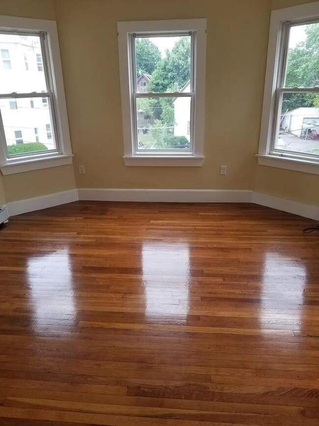 Building Photo - 41 Leavitt St