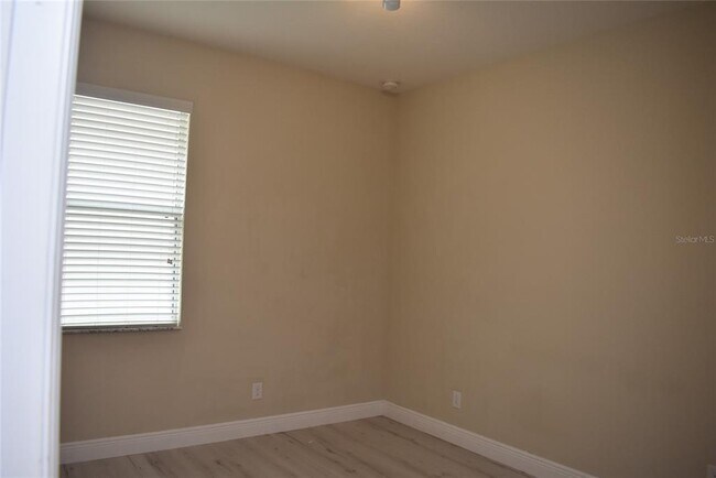 Building Photo - 5060 Creekside Park Ave