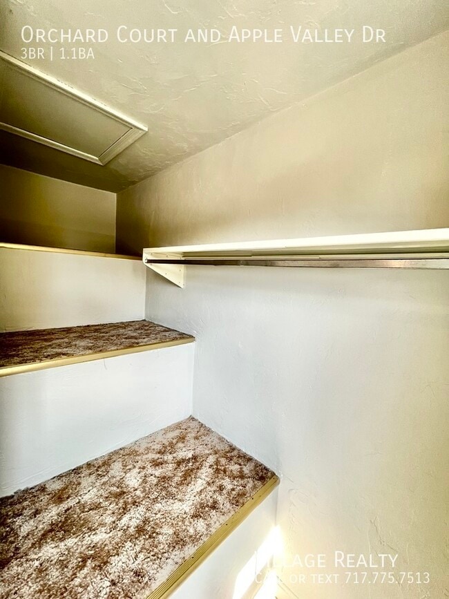Building Photo - 302 Orchard Ct