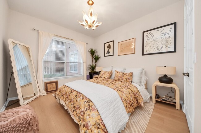 Building Photo - 2400 McCue Rd