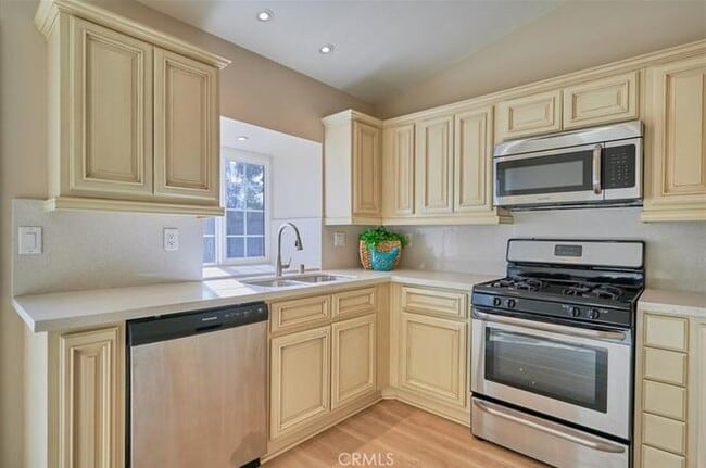 Building Photo - 12749 Nicolet Ct