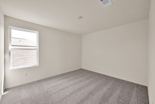 Building Photo - For Lease | 5 Bed, 4 Bath | 2,784 Sq Ft | Chapel Run Community |
