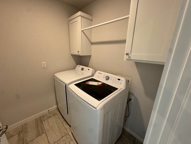 Building Photo - 4401 Havanna