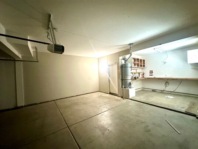 Building Photo - Beautiful Winchester 4-Bedroom  Home!