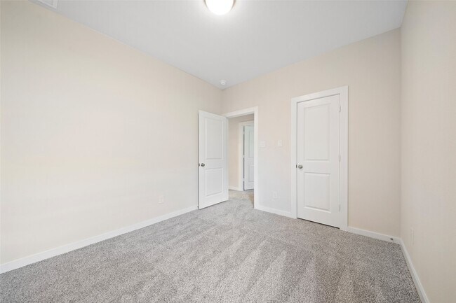 Building Photo - 820 Sendero Trail