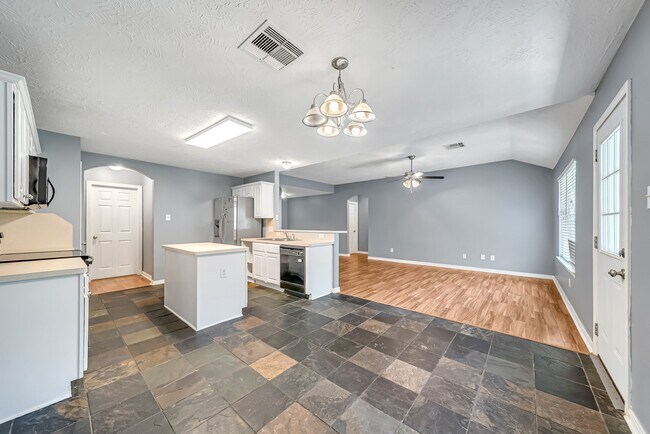 Building Photo - 16393 Ryan Guinn Way