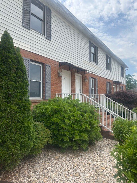 Building Photo - 4026 Calvary Rd