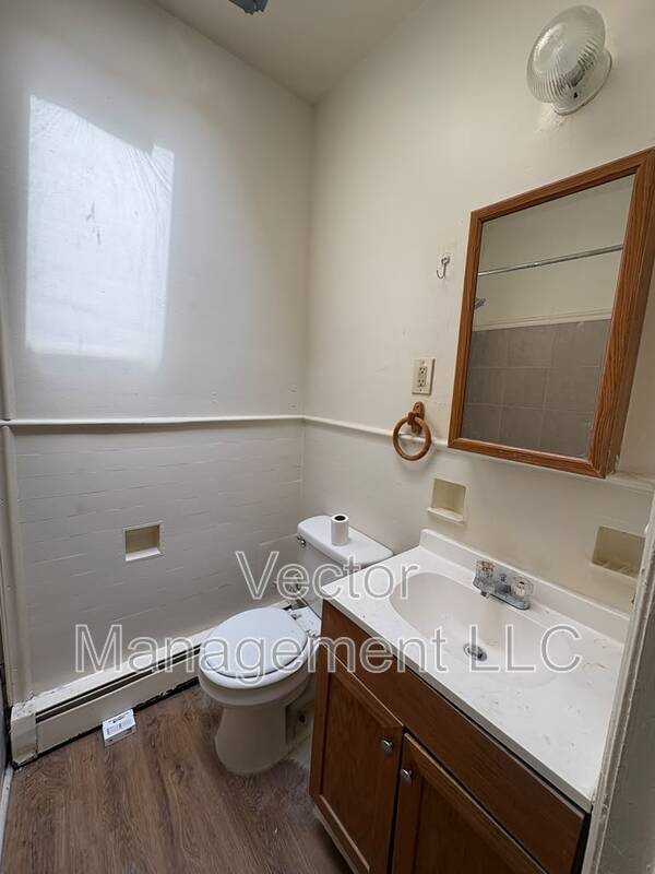 Building Photo - 1160 Dixwell Ave