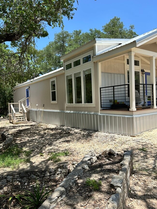 Building Photo - 120 Cedar Bend Rd