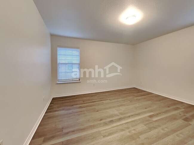 Building Photo - 5345 Freestone Dr