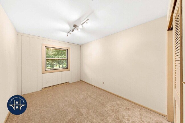 Building Photo - 15685 Brojan Dr