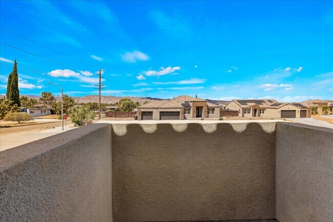 Building Photo - 56923 Ivanhoe Dr