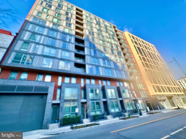 Building Photo - 1211 Van St SE