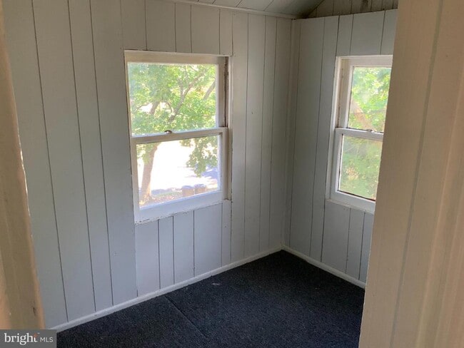 Building Photo - 433 Bentley Ave