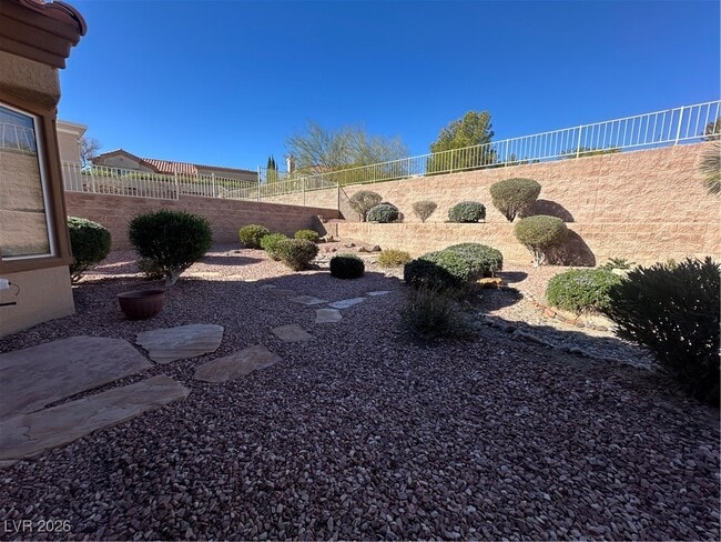 Building Photo - 2209 Beacon Ridge Dr