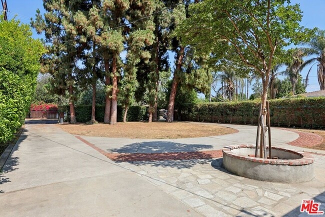 Building Photo - 6727 Orion Ave