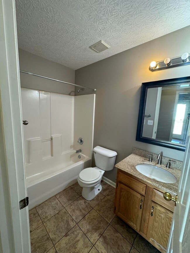 Building Photo - 889 Revere Run Dr