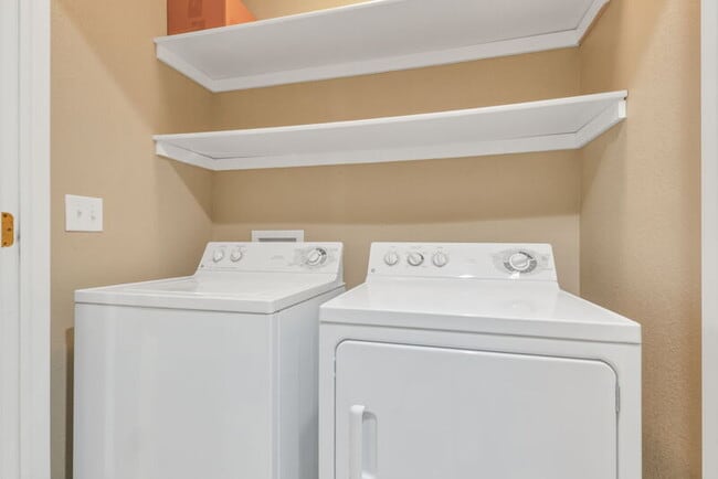 Building Photo - 857 Stagecoach Dr