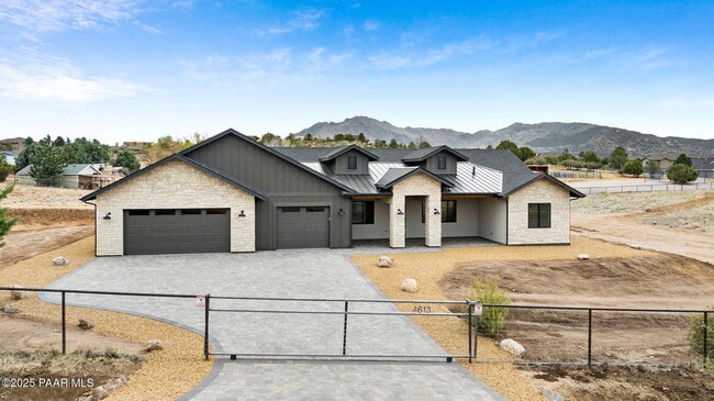 Building Photo - 4613 W Stazenski Rd