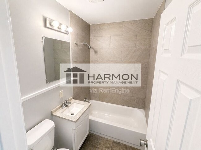 Building Photo - 6458 NW Parkview St