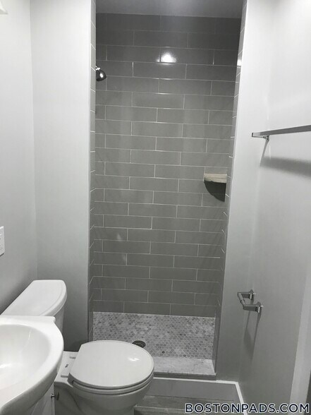 Building Photo - 109 Pleasant St