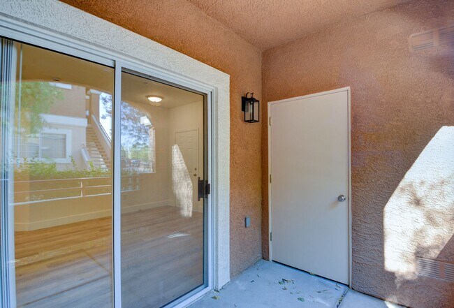 Building Photo - Horizon Hills Condominiums