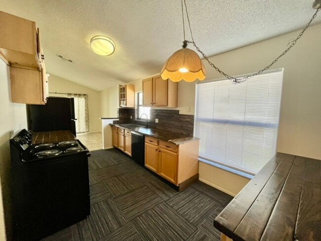 Building Photo - Orlando - 4 Bedroom, 2 Bathroom - $2550.00