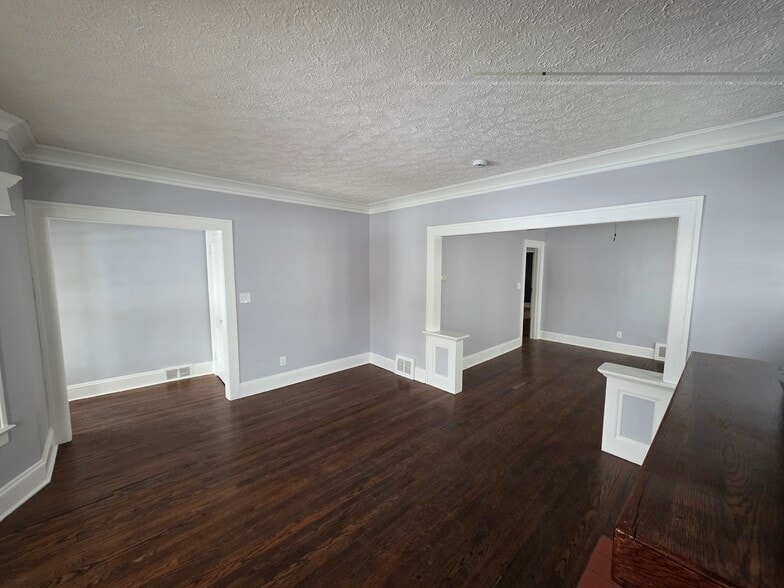 1646 Living Room 3 - 1646 Waterbury Rd