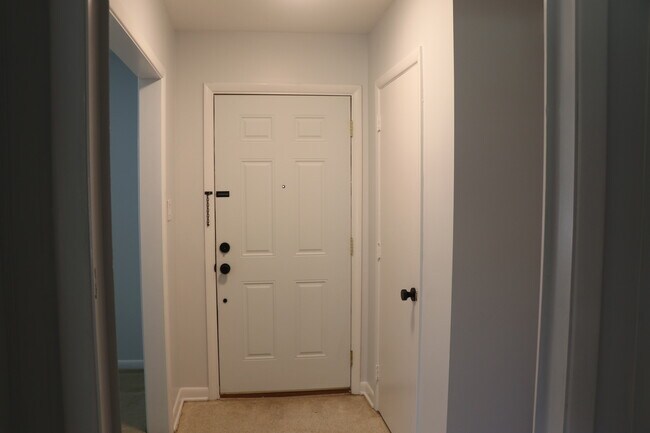 Building Photo - 21 Highpoint Dr