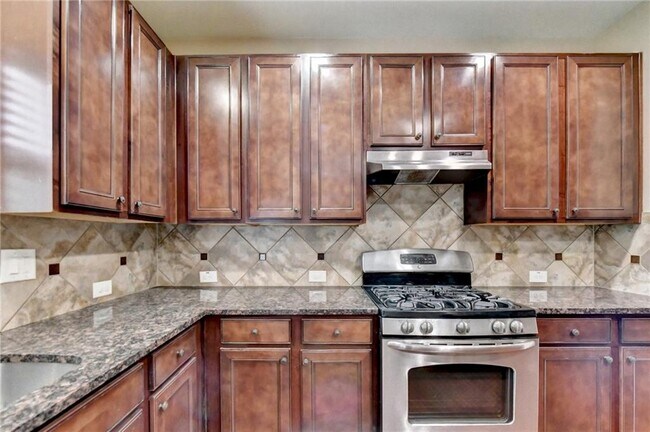 Building Photo - 4228 Woods Creek Ln