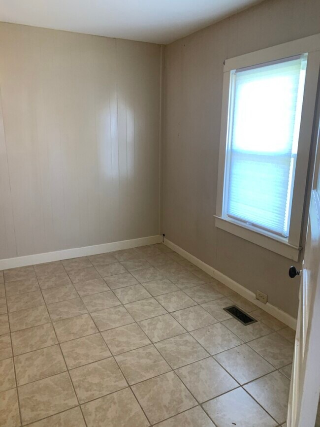 Building Photo - 2751 Lail Rd