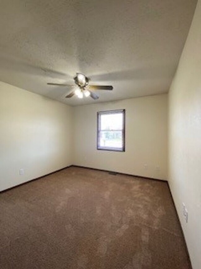 Building Photo - 1312 Co Rd 6
