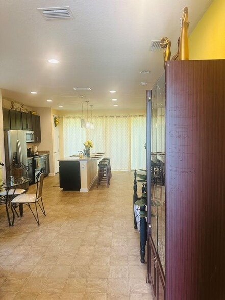 Building Photo - 12573 Grn Mdw Dr