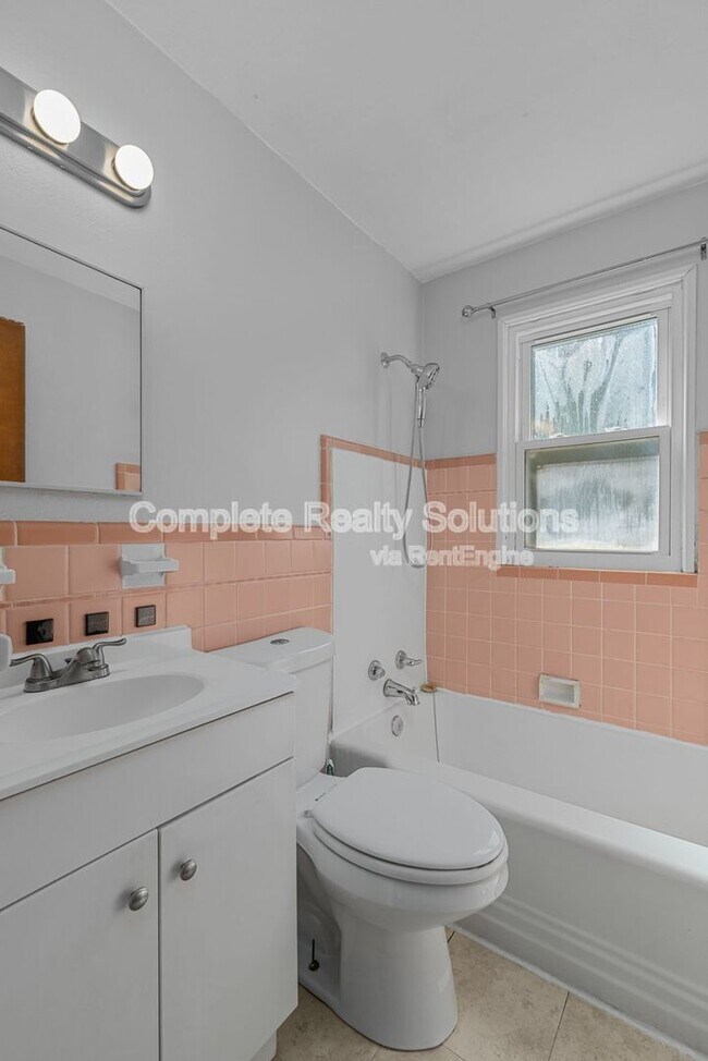 Building Photo - 10366 Ashbrook Dr