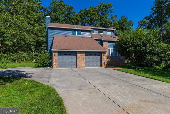 Building Photo - 5352 Sideburn Rd