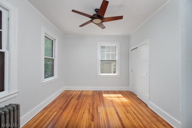 Building Photo - 170 Carteret St