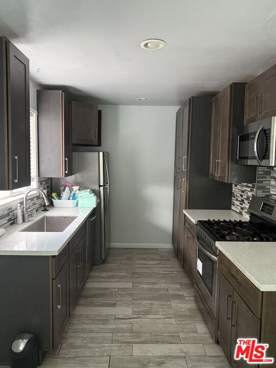 Building Photo - 2107 W 158th St