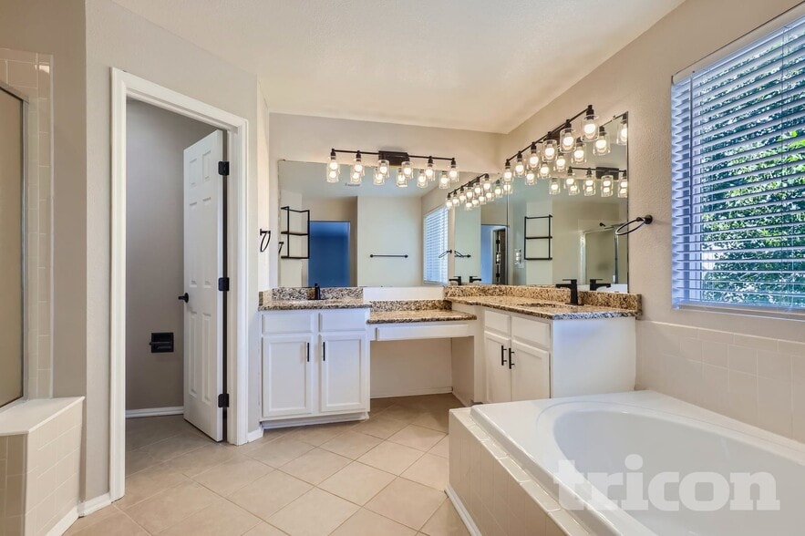 Building Photo - 15847 E 99th Pl