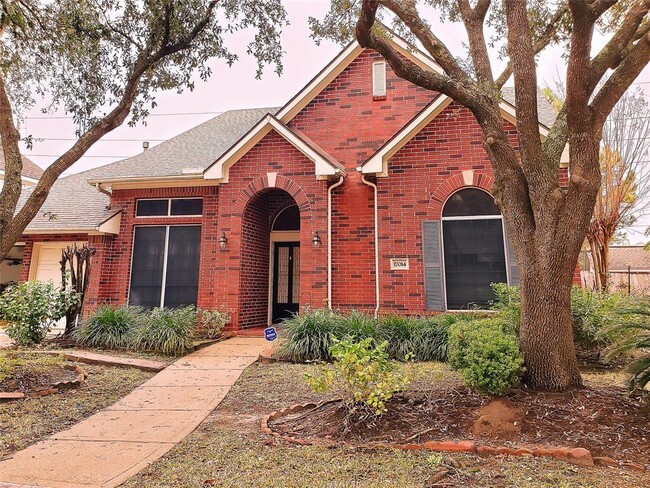 Building Photo - 17014 Sandestine Dr