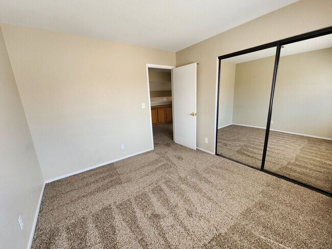 Building Photo - 6703 Dominion Ct