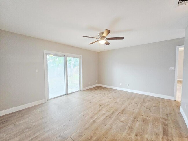 Building Photo - 8935 Esguerra Ln