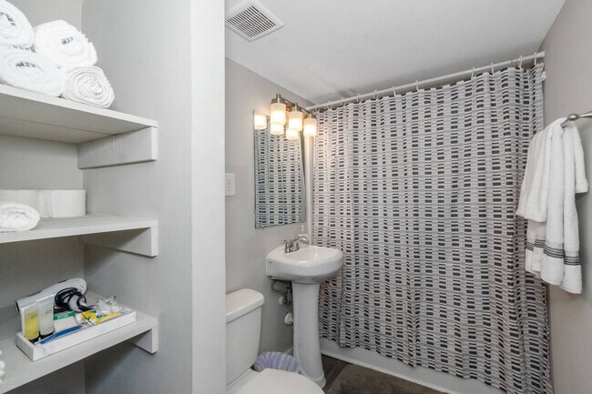 Building Photo - 3518 Roswell Rd NE