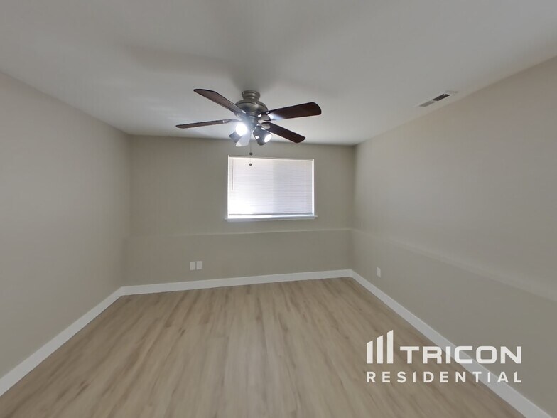 Building Photo - 5925 Beltway Loop SE
