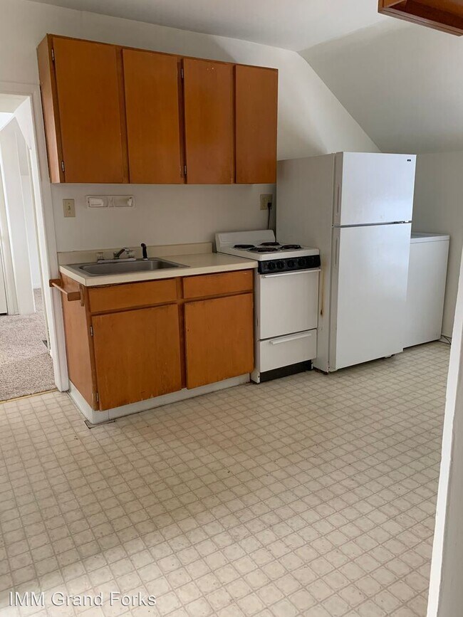 Building Photo - 524 N 7th St