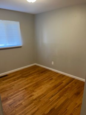 Building Photo - Cozy Three Bedroom Home Coming Available S...