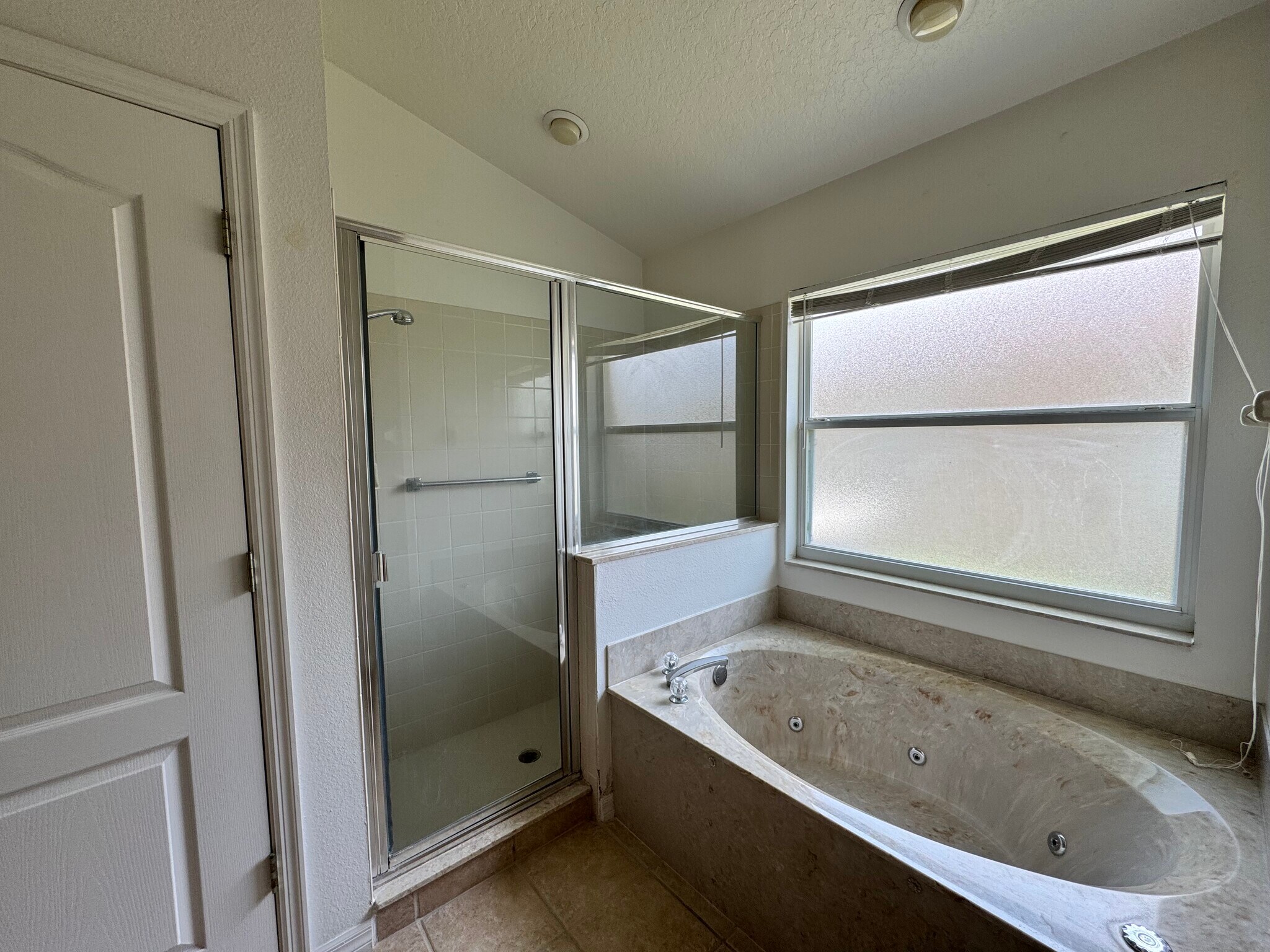 Building Photo - 520 Canary Island Ct