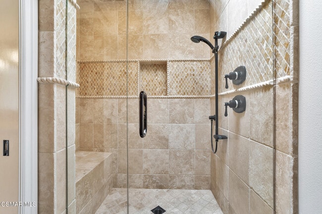 Building Photo - 2995 Dogwood Cir