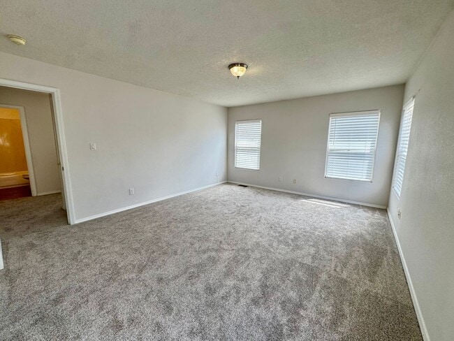 Building Photo - 4361 Altura Vista Ln NE
